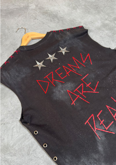 ‘PUNKS DON’T DIE’ V2