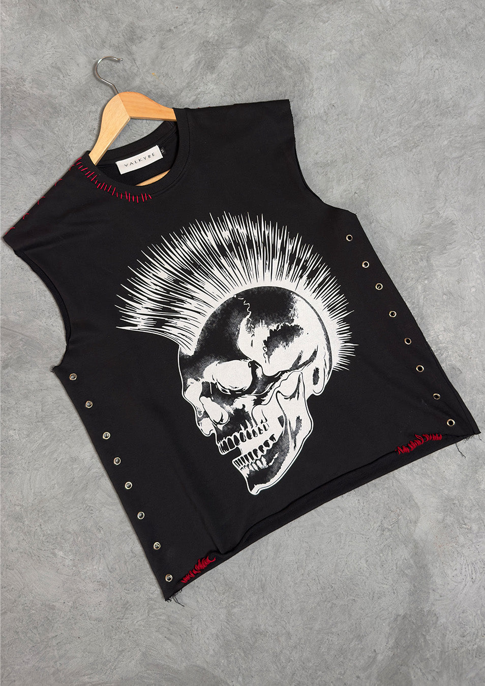 ‘PUNKS DON’T DIE’ V2