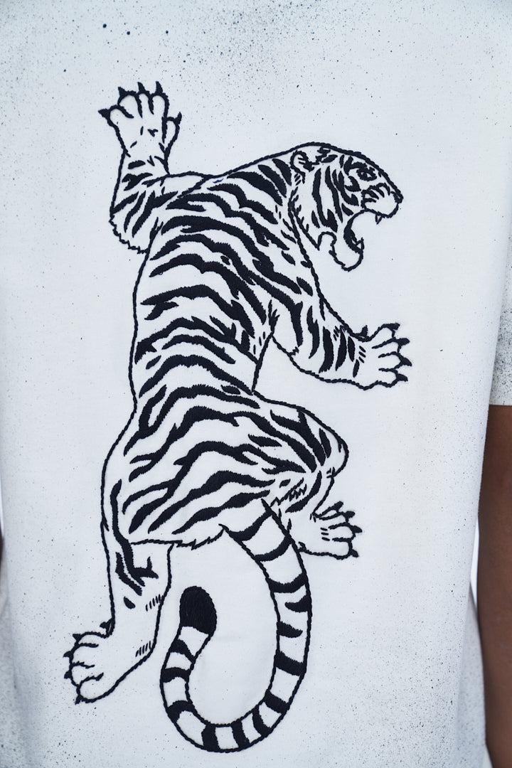 'TIGER EMBROIDERED WHITE TEE’ VALKYRE 3.0