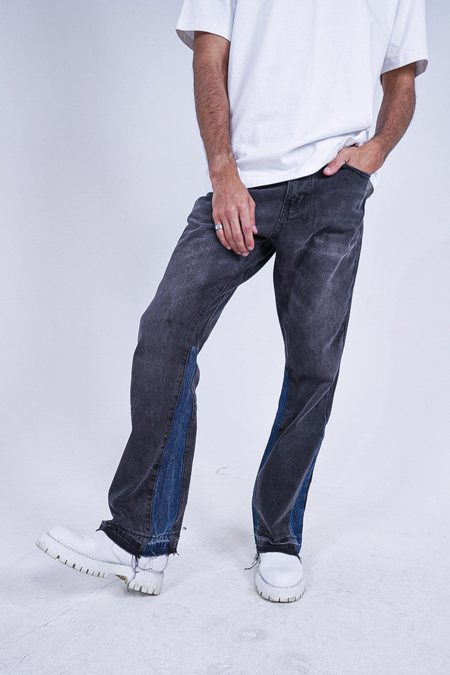 DUOTONE CHARCOAL FLARED VALKYRE JEANS
